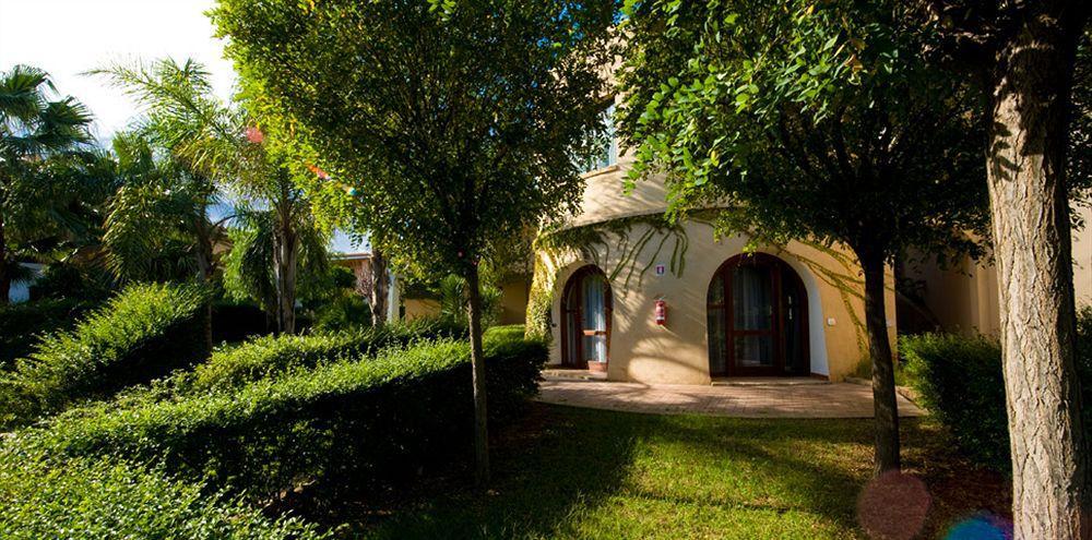 Th Le Castella - Baia Degli Dei Village Exterior foto