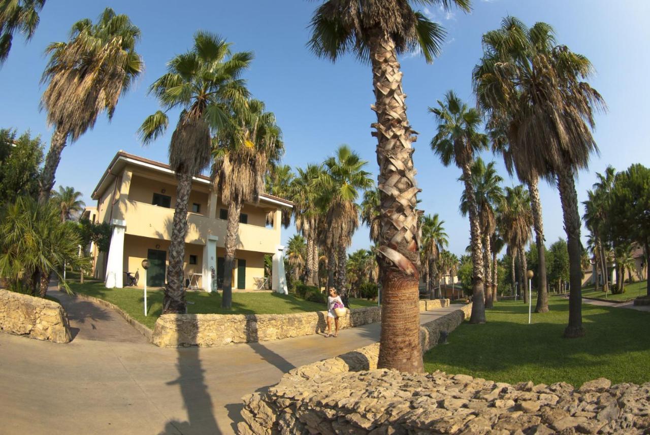 Th Le Castella - Baia Degli Dei Village Exterior foto