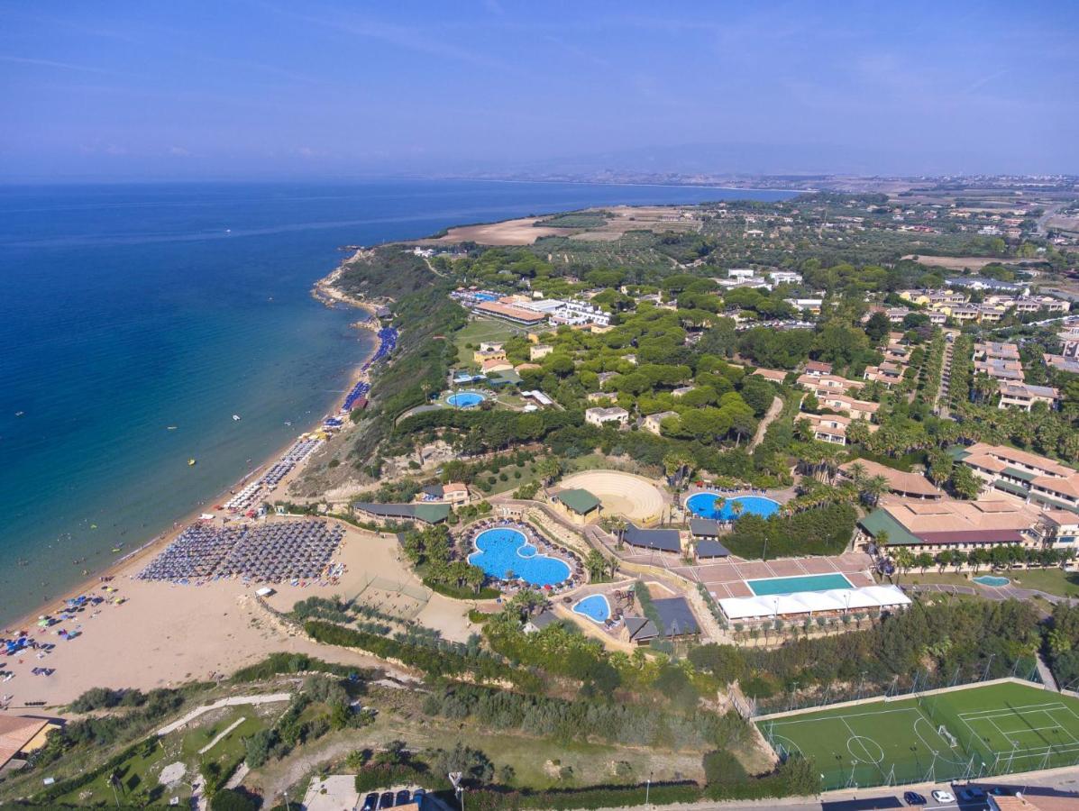 Th Le Castella - Baia Degli Dei Village Exterior foto